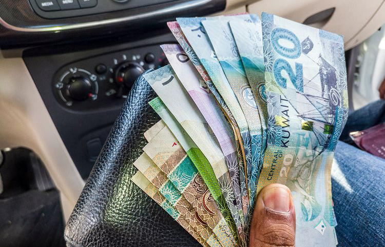 کویتی شہری کے ساتھ 5000 دینار کا فراڈ  
