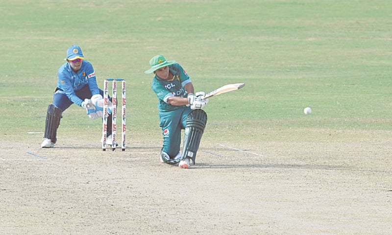http://pakistanisinkuwait.com/images/tuba-batting.jpg