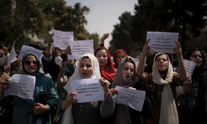 http://pakistanisinkuwait.com/images/women-taliban.jpg